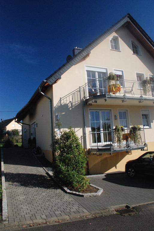 Wein- Und Gaestehaus Genetsch Lieser Εξωτερικό φωτογραφία
