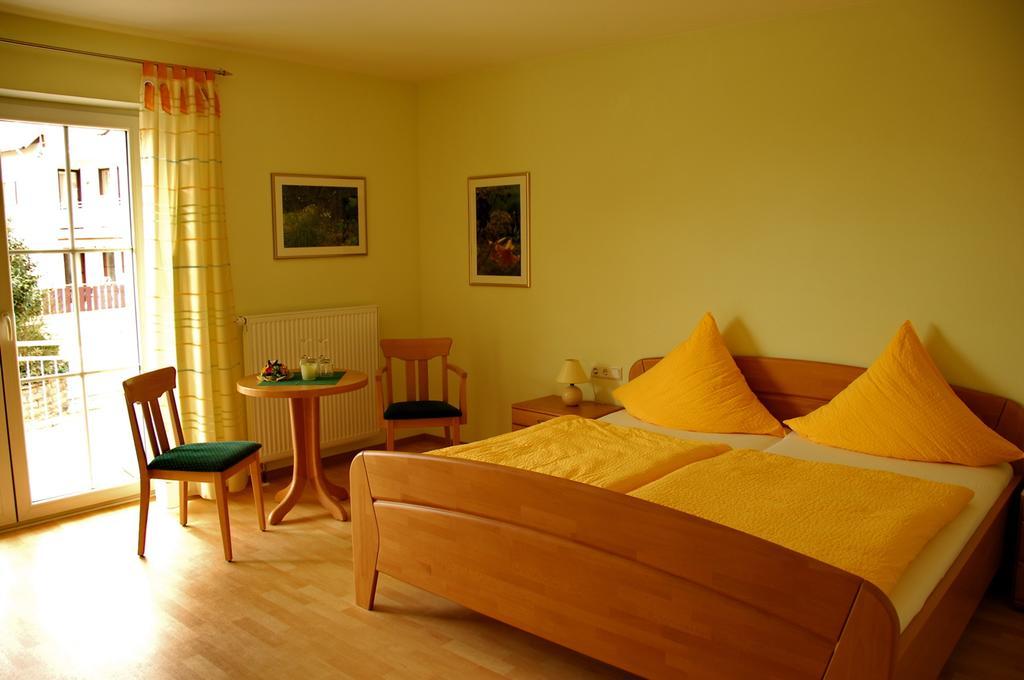 Wein- Und Gaestehaus Genetsch Lieser Εξωτερικό φωτογραφία
