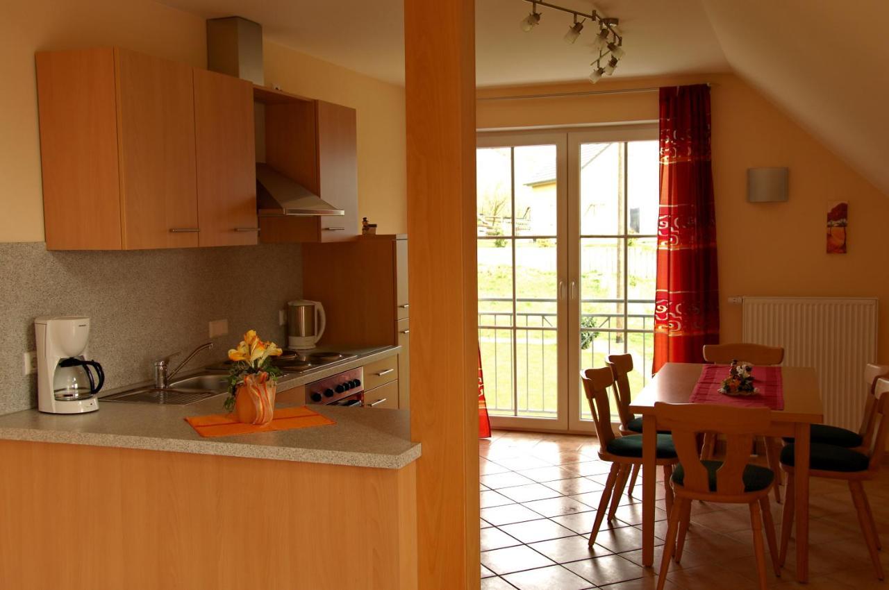 Wein- Und Gaestehaus Genetsch Lieser Εξωτερικό φωτογραφία